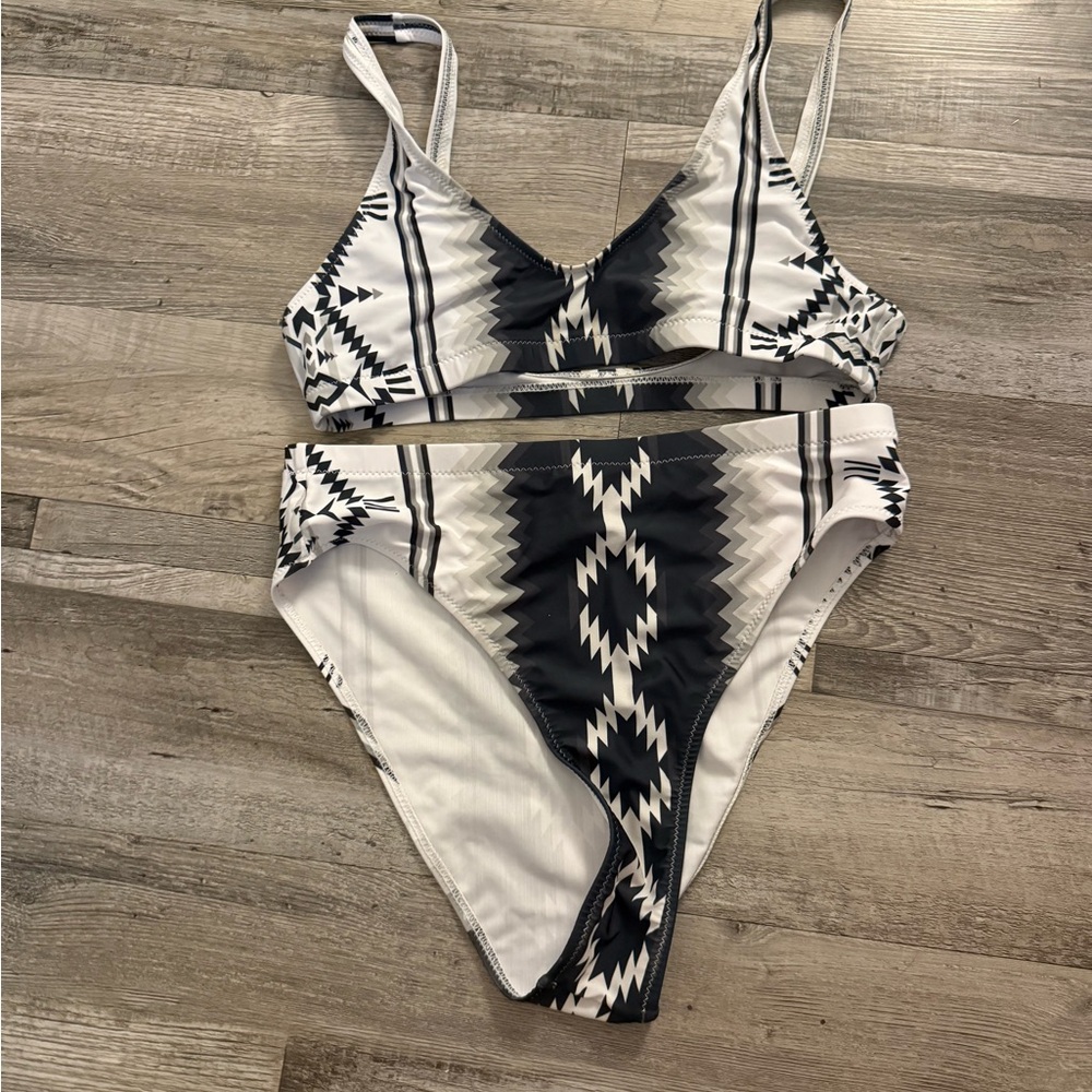Black and White Geometric Bikini Set
